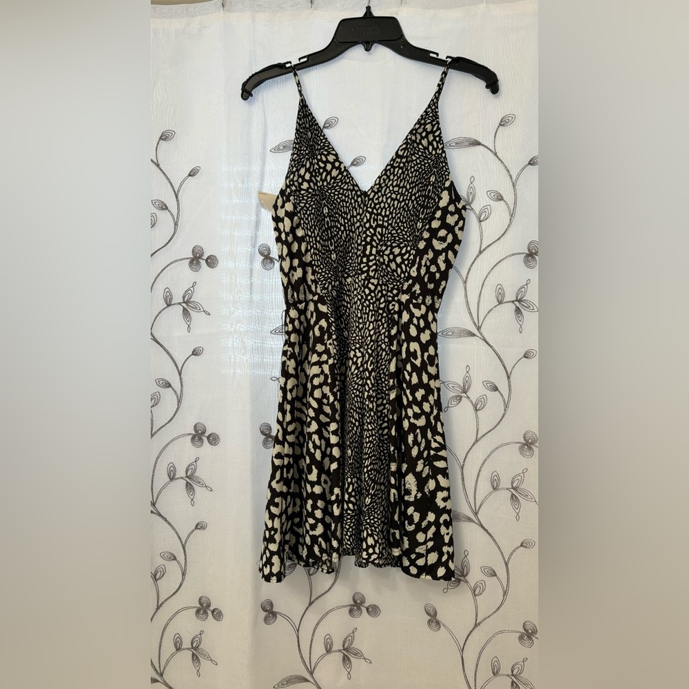 BNWT Dress - Picture 2 of 2